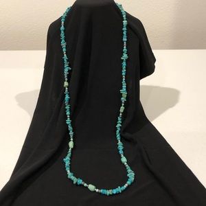 Single turquoise strand necklace